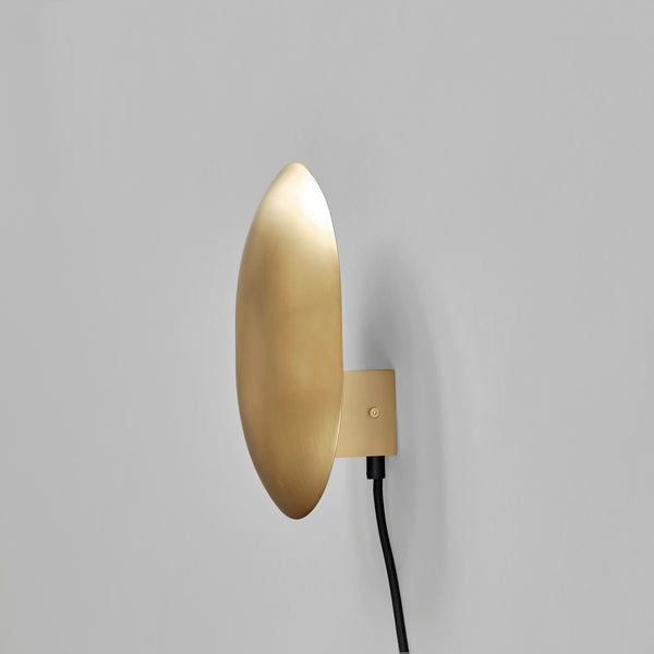 Clam Wall Lamp - Brass